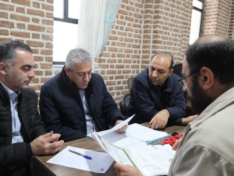 میز خدمت راه و شهرسازی آذربایجان‌غربی در محلات ارومیه برپا
شد