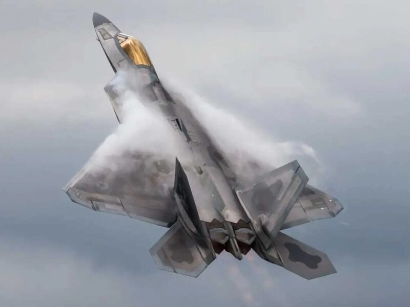 هیولای تشنهٔ آسمان / مصرف سوخت F-۲۲ رپتور شما را شگفت‌زده می‌کند