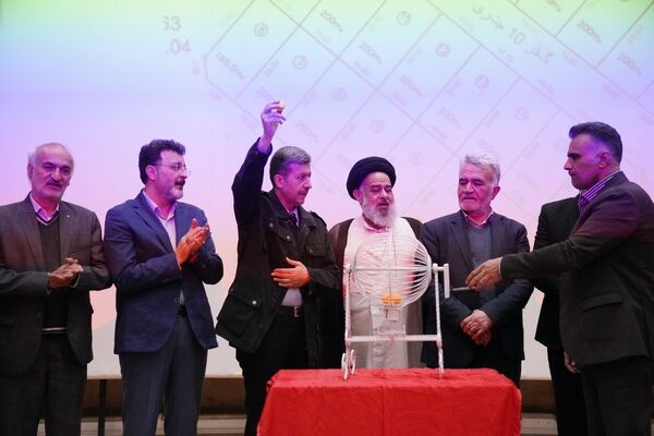 واگذاری زمین به ۵۷ خانواده‌ مشمول قانون جوانی جمعیت در
شهرستان نطنز