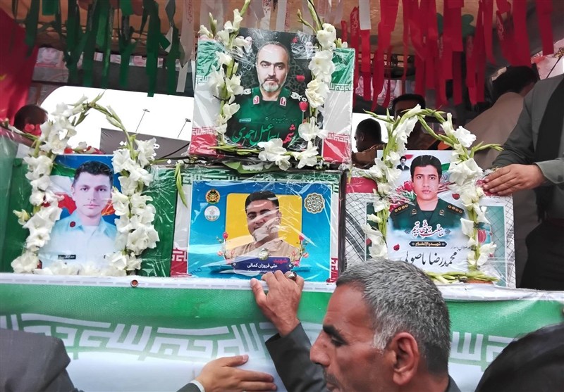 تشییع باشکوه ۴ شهید ‌حملات آمریکایی ـ صهیونی در دشتستان‌ + تصاویر