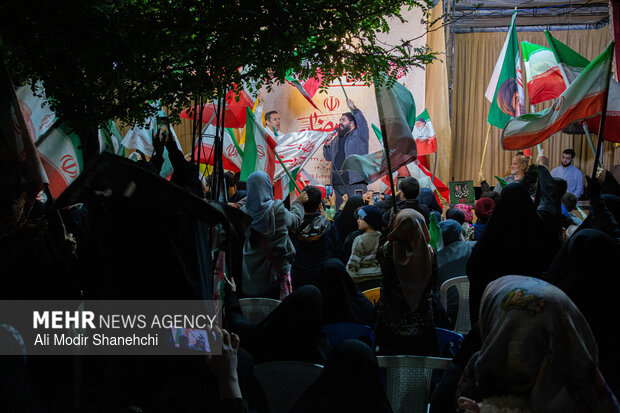 اجتماع مردم مشهد در پنجاه و پنجمین شب