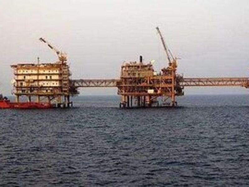 ایران می‌تواند ۲‌ماه بدون صادرات نفت مدیریت کند / انتقال سوخت از طریق راه‌آهن انجام می‌شود؟