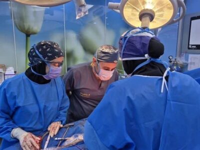 برداشت موفقیت‌آمیز تومور ۲۰ کیلویی از بدن بیمار ۳۹ ساله در مشهد