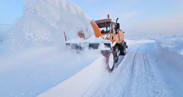 برف‌روبی ۲۰۰ هزار کیلومتر باند از محورهای کردستان در عملیات زمستانی