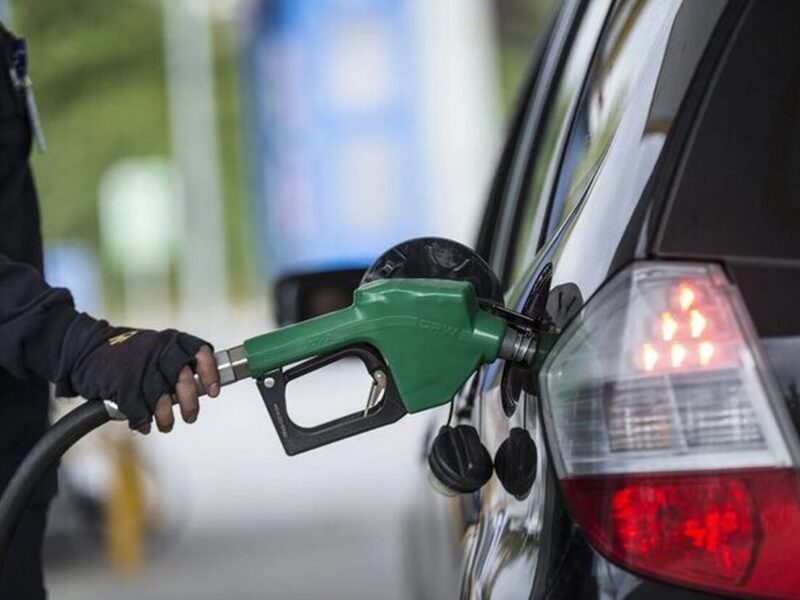 تاثیر حمله آمریکا به ایران در قیمت سوخت / قیمت بنزین در این کشورها بیش از ۱۰۰ درصد افزایش یافت