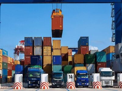 ترخیص ۲ میلیون تن کالای اساسی از بنادر و گمرکات استان هرمزگان در جنگ