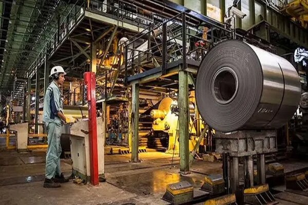 خروج محصولات محتکران از انبار با اعلام عرضه فولاد مبارکه