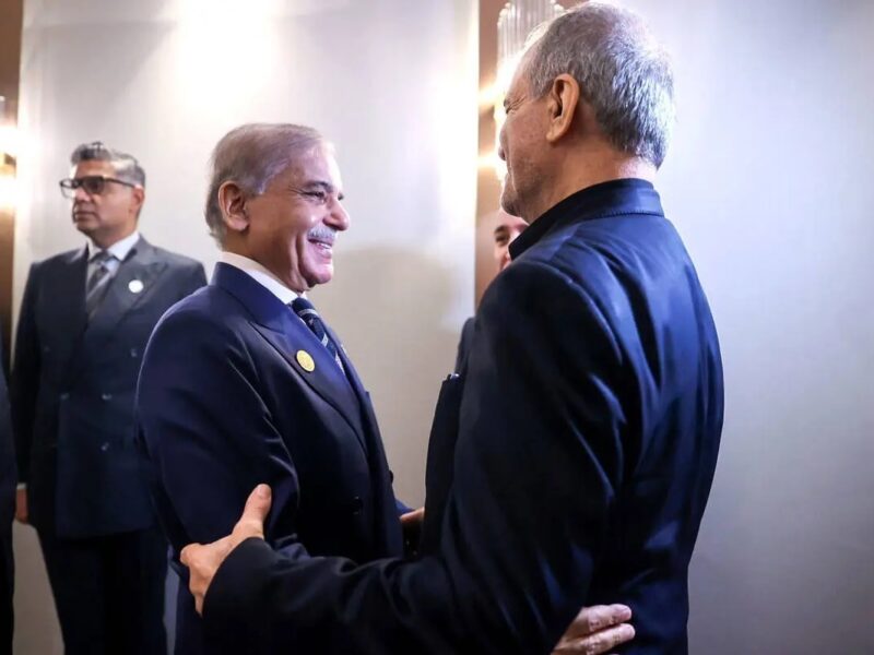 در گفتگوی ۴۵ دقیقه‌ای پزشکیان با نخست وزیر پاکستان چه گذشت؟