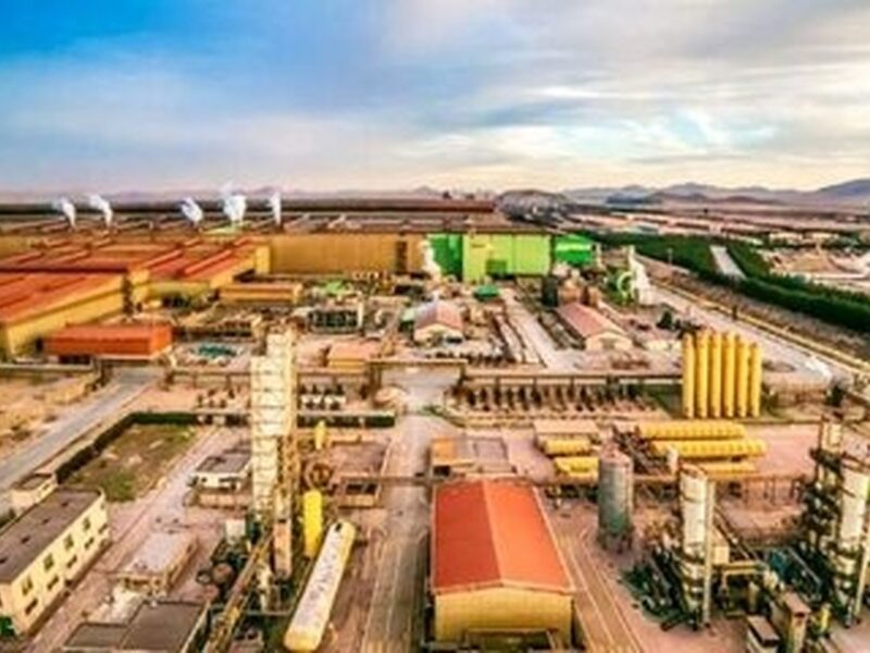 صنایع بزرگ برای بدنه اقتصادی کشور ضعف و شکنندگی ایجاد می‌کند