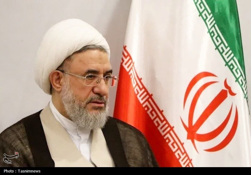 قدردانی آیت‌الله اراکی از مواضع شجاعانه پاپ لئون چهاردهم