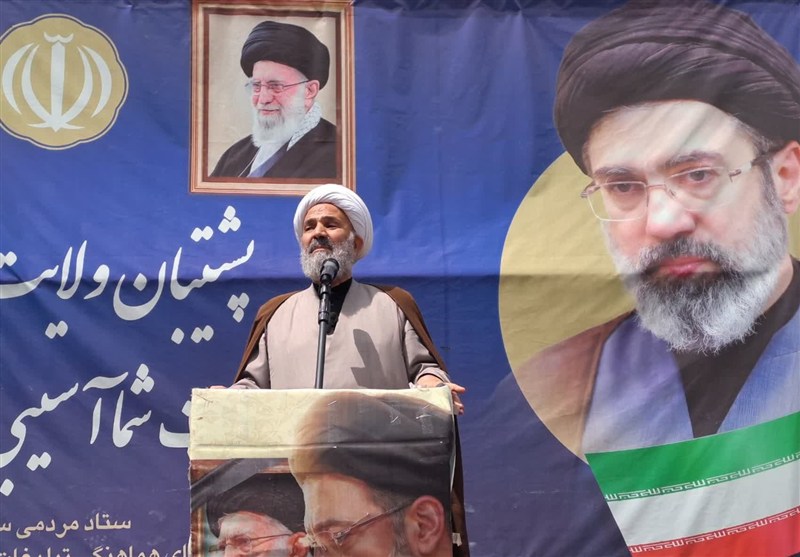 پژمان‌فر: کشورهای متخاصم حق عبور از تنگه هرمز را نخواهند داشت