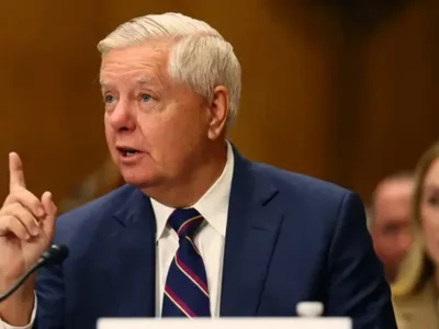 پیشنهاد لیندسی گراهام به ترامپ برای آغاز جنگ با ایران/ شمارش معکوس حملات آمریکا آغاز شد