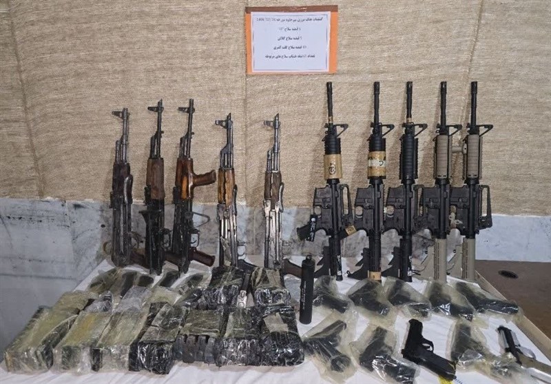 کشف ۲۸ قبضه سلاح کلت جنگی در  ارتفاعات صعب‌العبور ارومیه