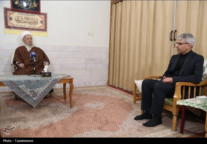 آیت‌الله مکارم‌شیرازی: عربستان جنگ را با فریضه حج ارتباط ندهد