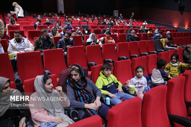 ارائه بلیت رایگان سینما برای خانواده‌ها در روز ملی جمعیت