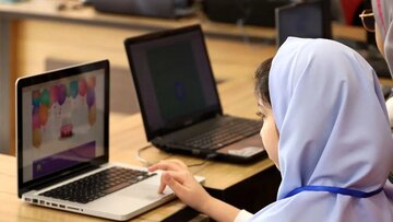 انتقاد از برگزاری آزمون حضوری دانش آموزان: چرا به بچه ها استرس می دهید؟ آنها مجازی درس خوانده اند بنابراین باید مجازی امتحان بدهند!