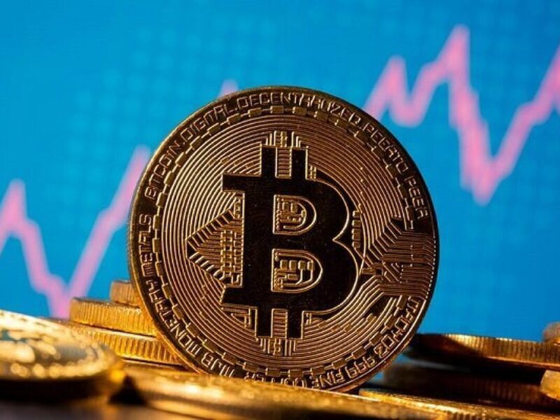 بیت‌کوین دست به عصا شد/ بازار رمزارز‌ها در انتظار تورم آمریکا
