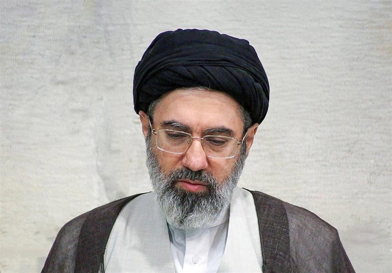 مطالبه مقام معظم رهبری نیازمند نظریه‌پردازی درباره زبان فارسی