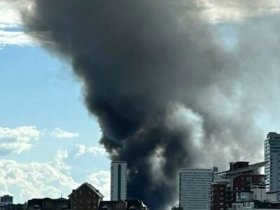 آتشسوزی گسترده در جنوب لندن/ ۱۰۰ آتشنشان به محل حادثه اعزام شدند