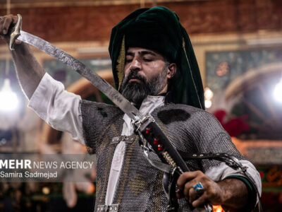 اقتباسی مدرن از «مرگ یزدگرد» روی صحنه؛ تئاتر رنگ سوگ به خود گرفت