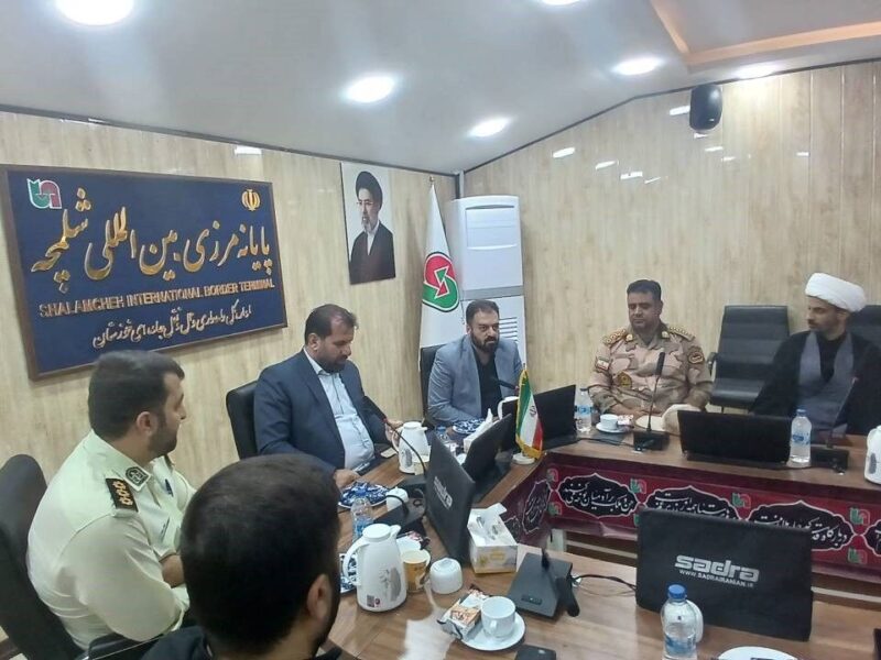 تعامل و همدلی؛ رمز موفقیت در خدمت‌رسانی به زائران حسینی(ع)/
پایانه مرزی شلمچه ویترین خدمت‌رسانی نظام است