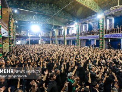 نوحه خوانی «راغب» در مسجد حظیره یزد همزمان با روز تاسوعای حسینی