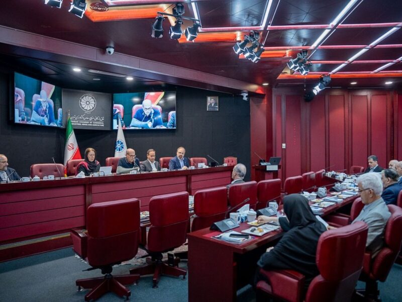 هشدار اتاق تهران به سیاست‌گذاران؛ بلاتکلیفی اقتصادی سمی است