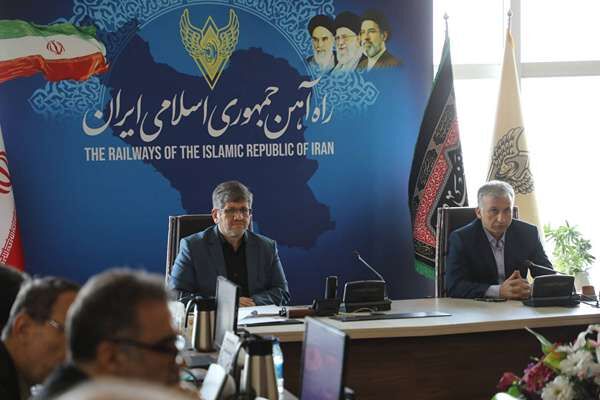 آمادگی راه‌آهن برای واگذاری یکپارچه ۶۰ لکوموتیو GE به بخش
خصوصی