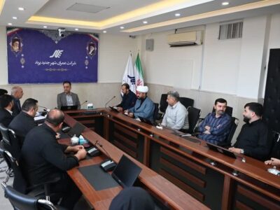 بازدید عضو هیئت‌مدیره شرکت عمران پرند از ستاد اسکان و
پشتیبانی مرکزی مراسم وداع و تشییع پیکر مطهر رهبر شهید