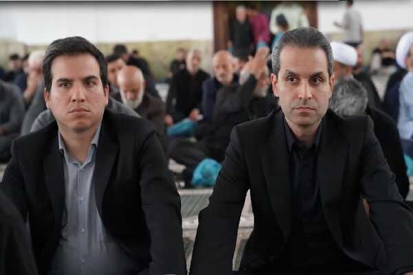 تجدید میثاق با آرمان‌های رهبر شهید؛ حضور پرشور مدیرکل و
کارکنان راه و شهرسازی گیلان در مراسم بزرگداشت در مصلی رشت