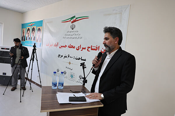 حسین‌آباد جیرفت در مسیر خروج از سکونتگاه غیررسمی قرار گرفته
است