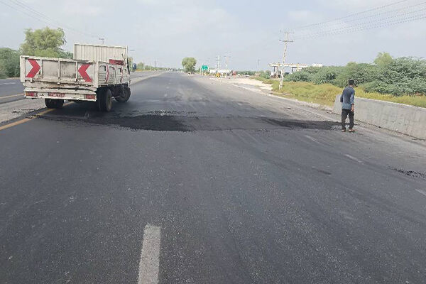 مرمت آسفالت محورهای روستایی شهرستان میناب