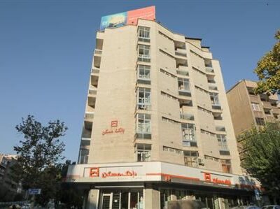 ۸۱۰۰ خانوار قمی با حمایت مالی بانک مسکن صاحب‌خانه شدند/
پرداخت ۱۱.۵ همت تسهیلات نهضت ملی در استان قم