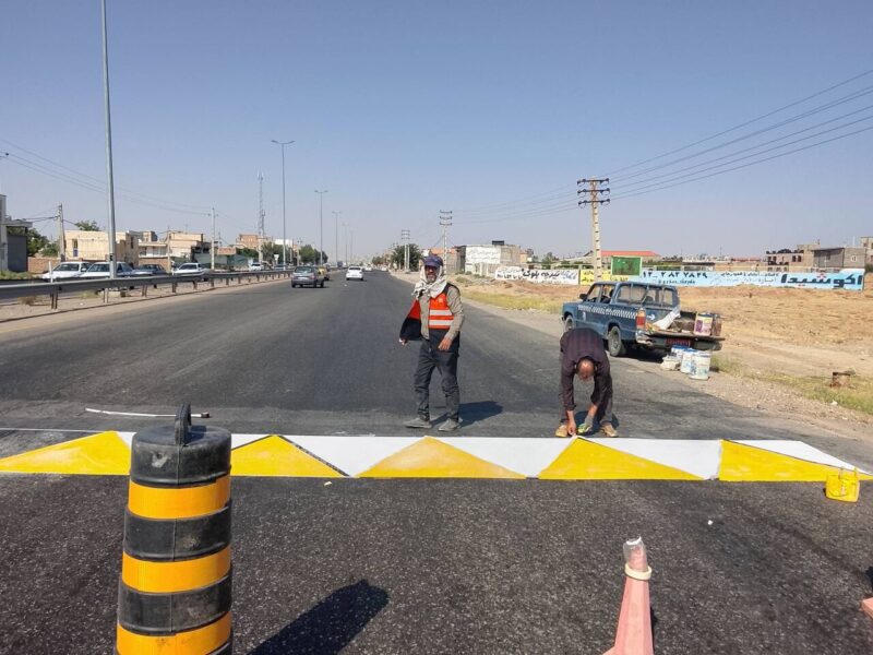 ببینید | اجرای عملیات آشکارسازی سرعت‌کاه در محور قزوین–همدان
محدوده تاکستان با هدف ارتقای ایمنی و آماده‌سازی مسیر برای تردد
زائران اربعین حسینی توسط راهداران تاکستان در استان قزوین