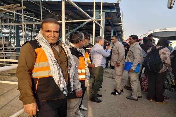 سکوی گلستان در پایانه مرزی مهران فعال و در حال انتقال زائران
به استان است