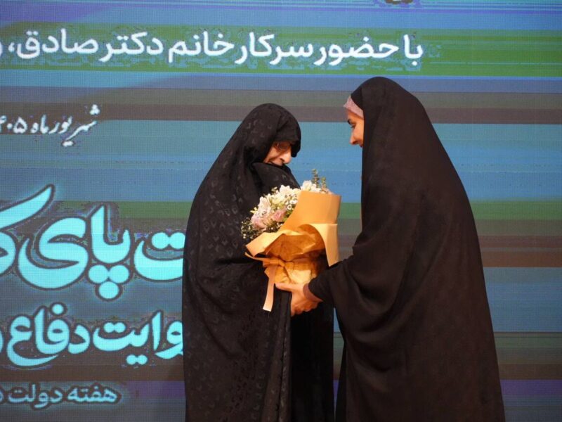 قدردانی وزیر راه و شهرسازی از معلم دوران تحصیل خود در
همدان