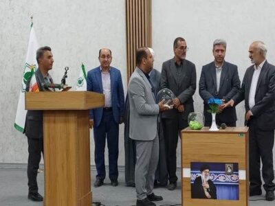 قرعه‌کشی تخصیص زمین به ۴۷ خانوار مشمول قانون جوانی جمعیت در
تیران و کرون استان اصفهان همزمان با هفته دولت