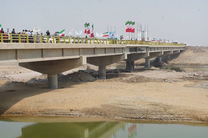افتتاح متمرکز ۸ دستگاه پل و تونل بازسازیشده استان
هرمزگان افتتاح متمرکز ۸ دستگاه پل و تونل بازسازیشده استان هرمزگان