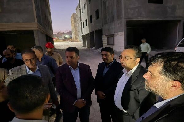بازدید معاون وزیر راه و شهرسازی از پروژه ۹۵۰۰ واحدی نهضت ملی
مسکن شهید دوران شیراز/ تأکید بر تعیین تکلیف فوری زیرساخت‌های آب،
برق و گاز