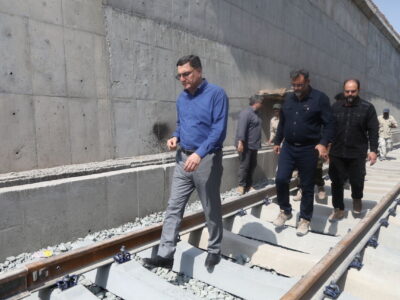ببینید| بازدید از عملیات روسازی راه‌آهن
چابهار-زاهدان