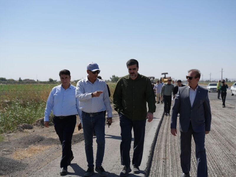 ببینید| بازدید معاون وزیر راه و شهرسازی و رییس سازمان
راهداری و حمل‌ونقل جاده‌ای از وضعیت محورهای مواصلاتی رامهرمز و
رامشیر در استان خوزستان
