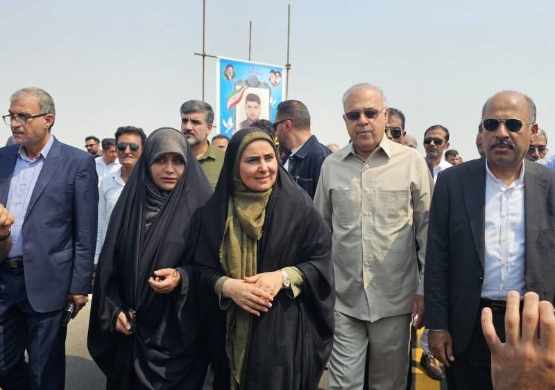 ببینید | بازدید وزیر راه و شهرسازی از پل‌های بازسازی شده در
استان هرمزگان