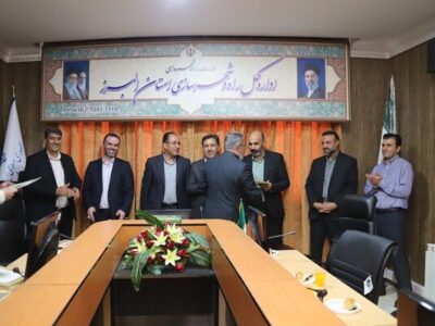 ببینید | تقدیر از کارکنان نمونه اداره‌کل راه و شهرسازی استان
البرز به مناسبت هفته دولت و روز کارمند