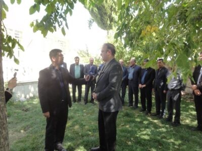 ببینید| حضور مدیران شرکت آزمایشگاه فنی و مکانیک خاک در منزل
مدیر شهید مدرسه میناب شهیده پوران قلی‌پور