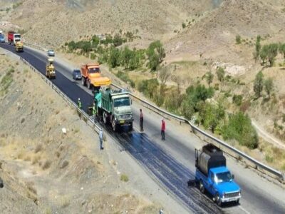 ببینید|عملیات اجرای روکش آسفالت گرم در محور چکنه آبروان
خراسان رضوی به طول ۱۰ کیلومتر