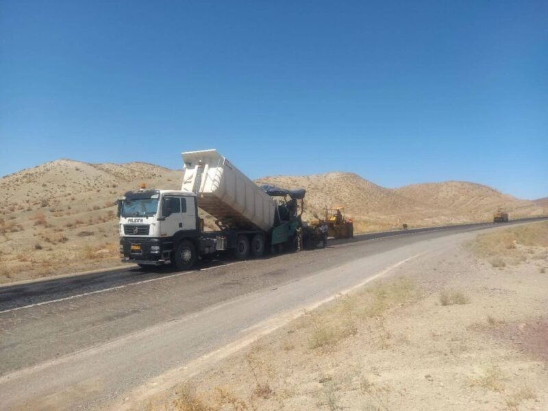 ببینید| آغاز عملیات روکش آسفالت محور فریمان ـ تربت‌جام به
طول ۶ کیلومتر