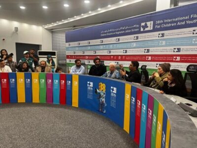 خمسه: کودکان و نوجوانان باید قهرمانان جامعه امروز باشند