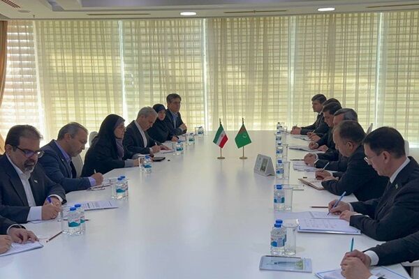 دیدار وزیر راه و شهرسازی با وزیر امور خارجه
ترکمنستان